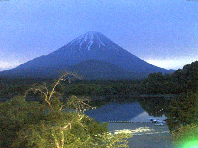 精進湖からの富士山
