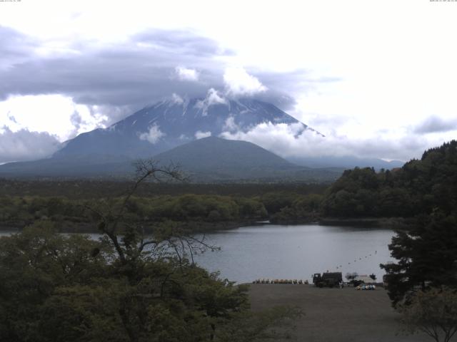 精進湖からの富士山