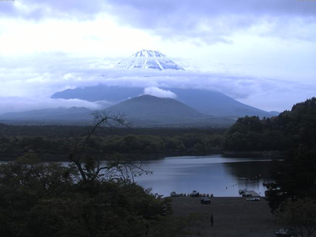精進湖からの富士山