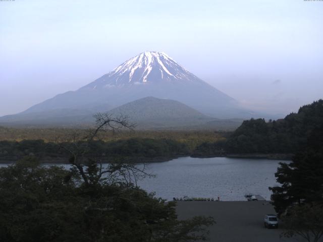 精進湖からの富士山