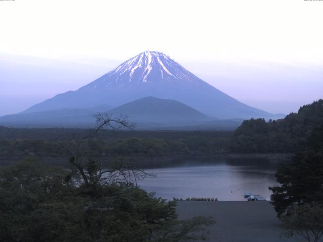 精進湖からの富士山