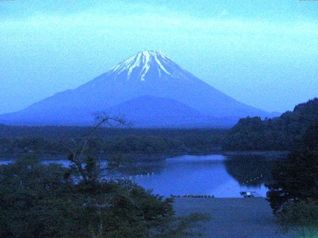 精進湖からの富士山