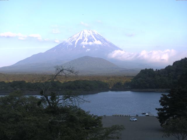 精進湖からの富士山