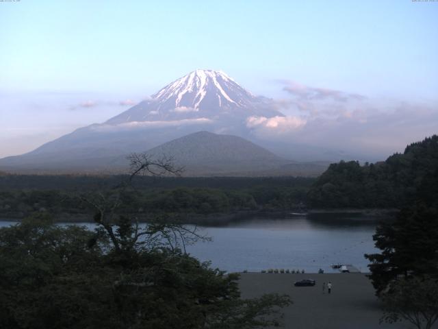 精進湖からの富士山