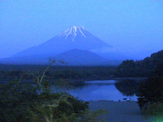 精進湖からの富士山