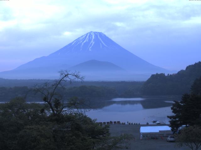 精進湖からの富士山