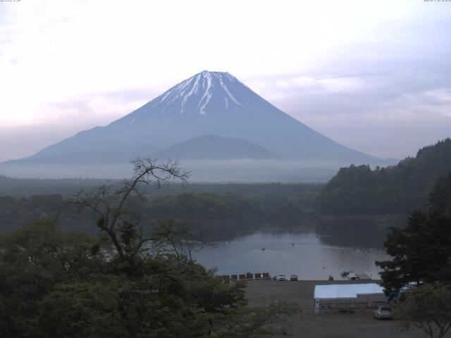 精進湖からの富士山