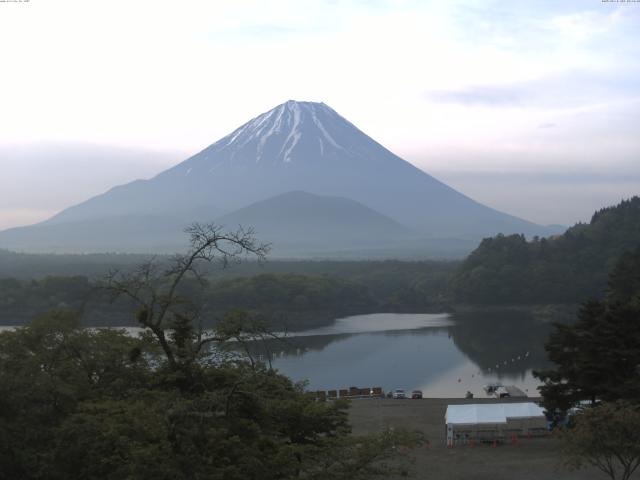 精進湖からの富士山