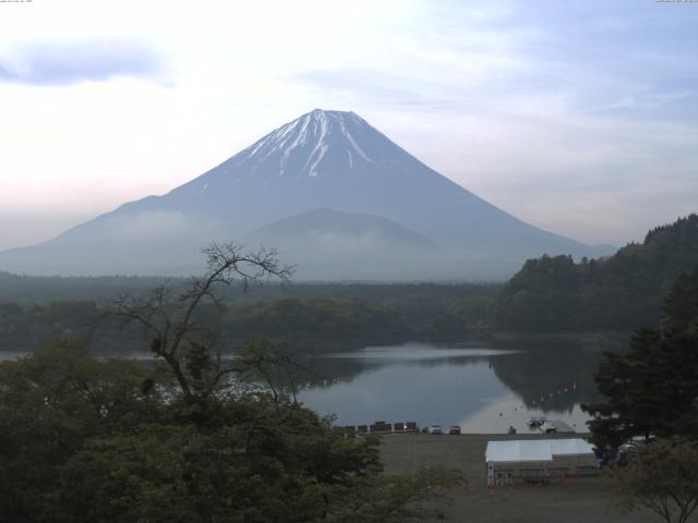 精進湖からの富士山