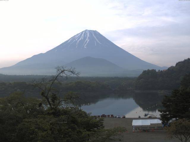 精進湖からの富士山