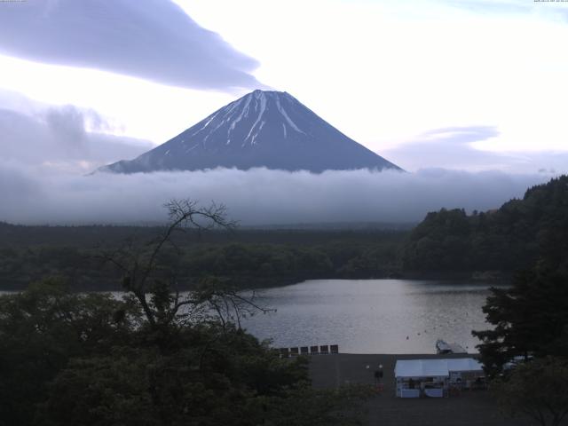 精進湖からの富士山