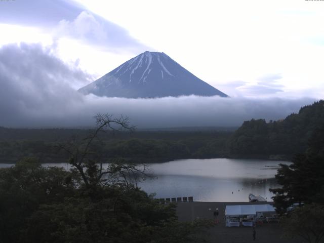 精進湖からの富士山