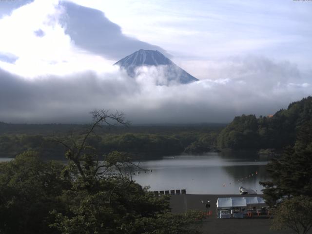 精進湖からの富士山