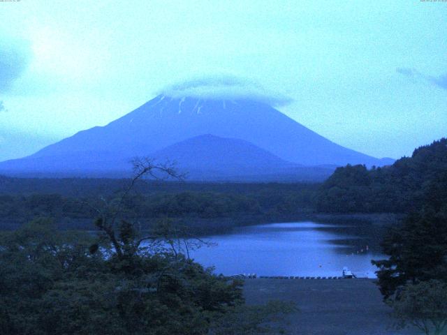 精進湖からの富士山