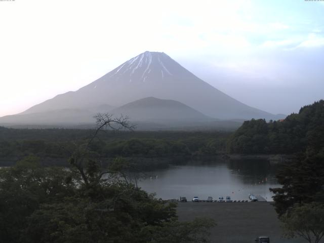 精進湖からの富士山