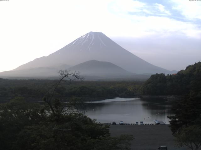 精進湖からの富士山