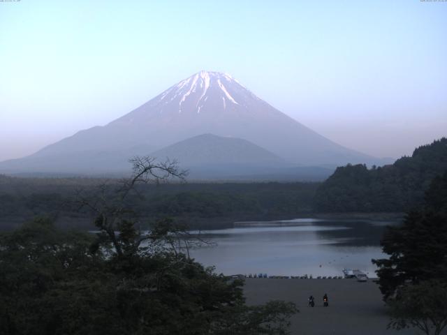 精進湖からの富士山