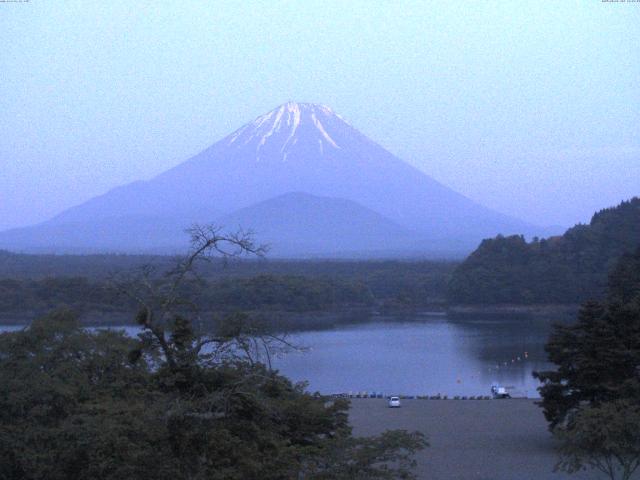 精進湖からの富士山