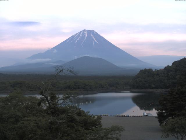 精進湖からの富士山