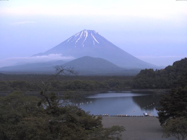 精進湖からの富士山