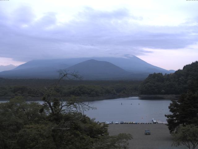 精進湖からの富士山