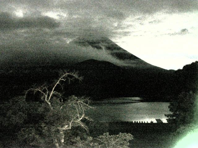 精進湖からの富士山