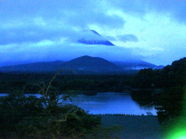 精進湖からの富士山
