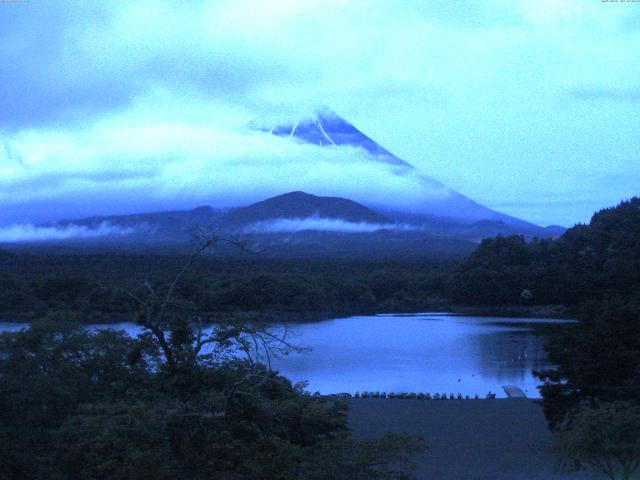 精進湖からの富士山