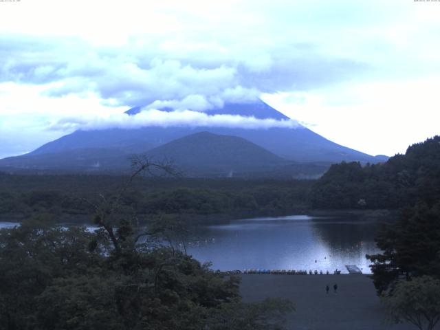精進湖からの富士山