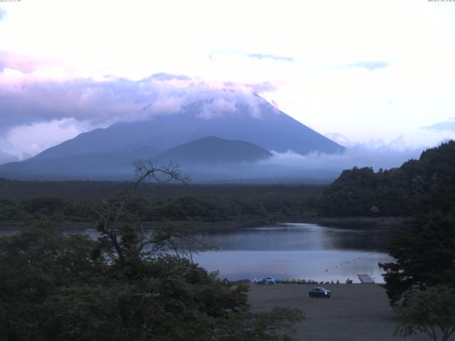 精進湖からの富士山