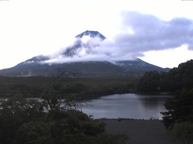 精進湖からの富士山