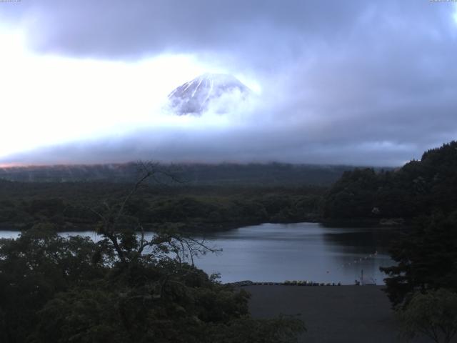 精進湖からの富士山