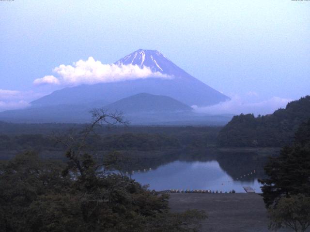 精進湖からの富士山
