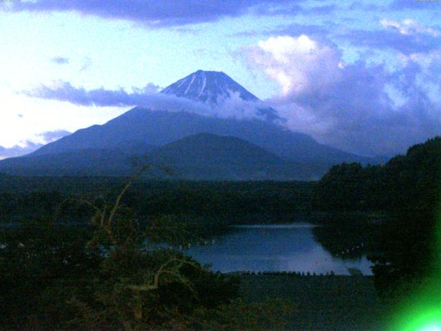 精進湖からの富士山
