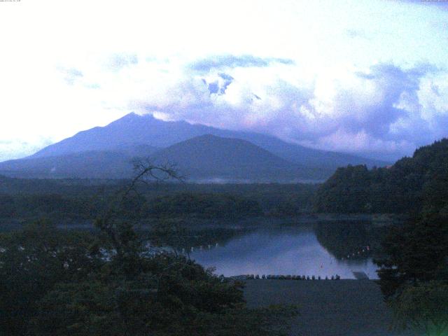 精進湖からの富士山