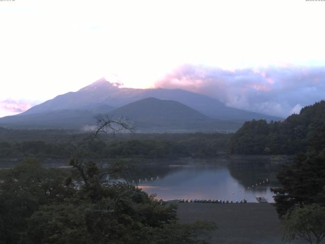 精進湖からの富士山