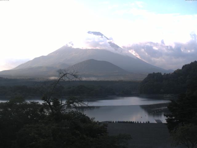精進湖からの富士山
