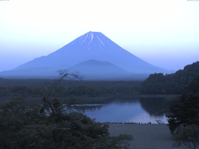 精進湖からの富士山
