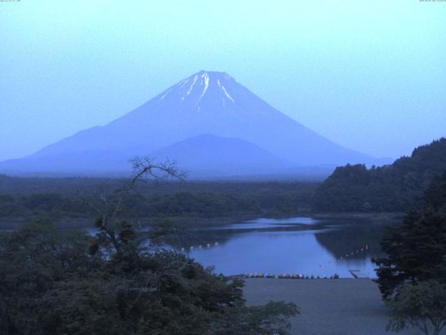 精進湖からの富士山