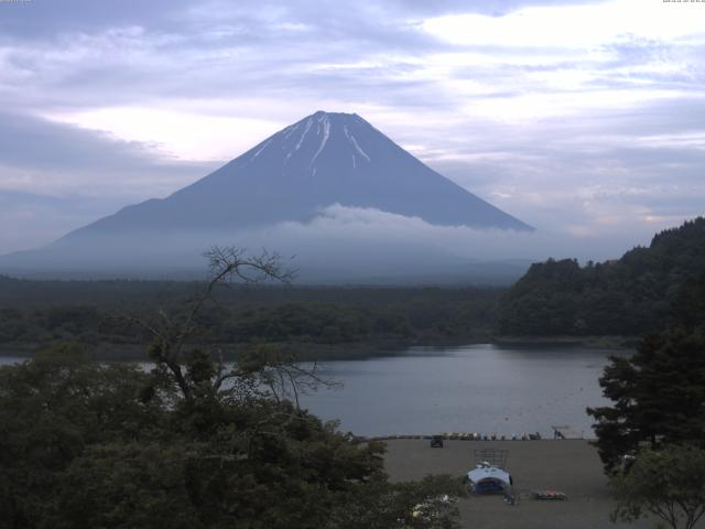 精進湖からの富士山