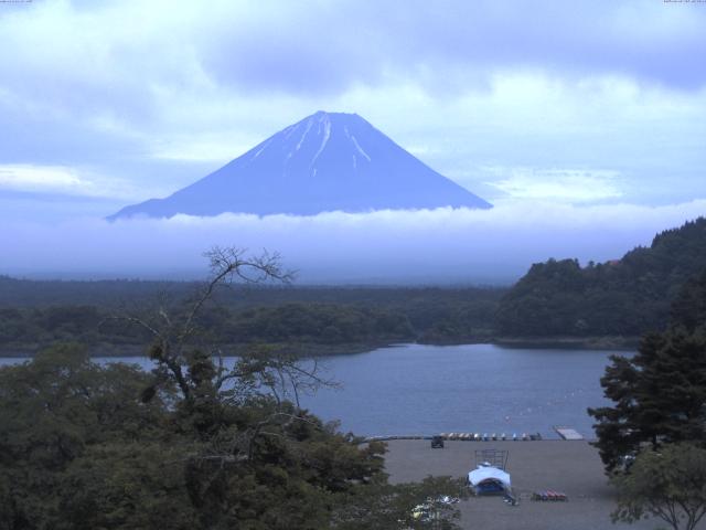 精進湖からの富士山