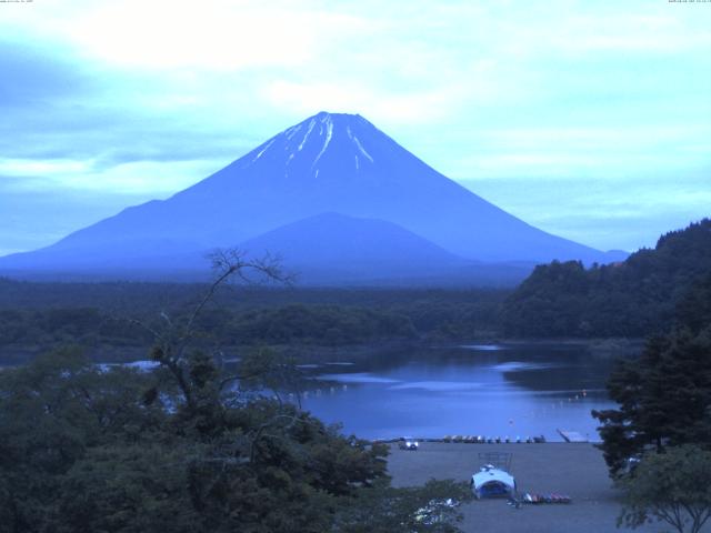 精進湖からの富士山