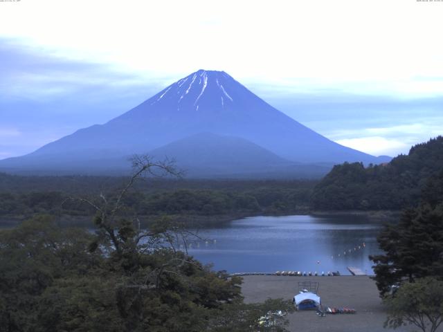 精進湖からの富士山