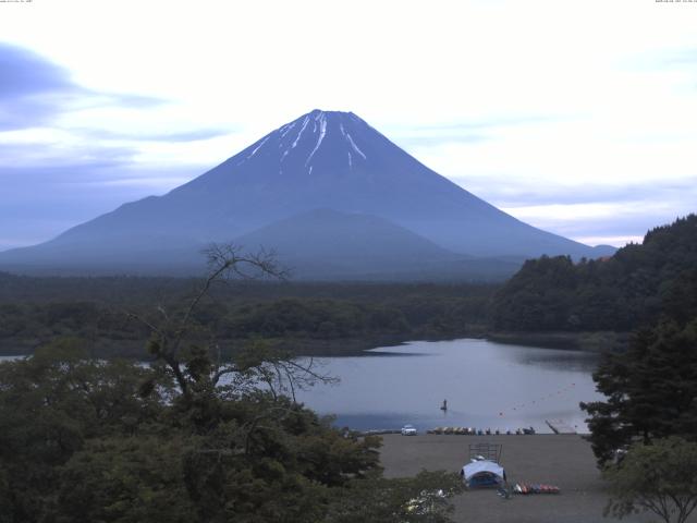 精進湖からの富士山