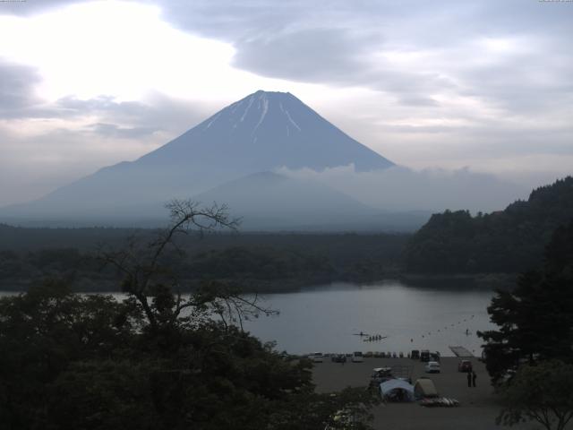 精進湖からの富士山