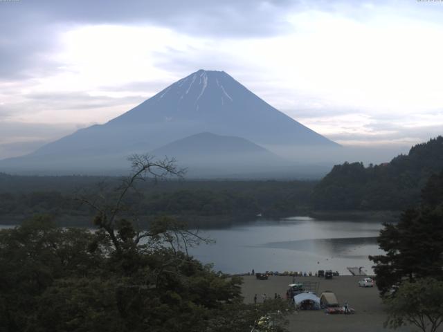 精進湖からの富士山