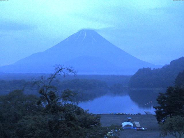 精進湖からの富士山
