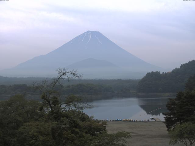 精進湖からの富士山