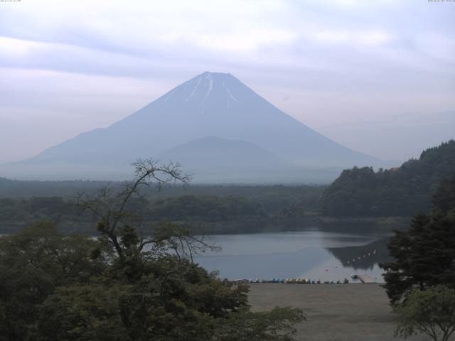 精進湖からの富士山