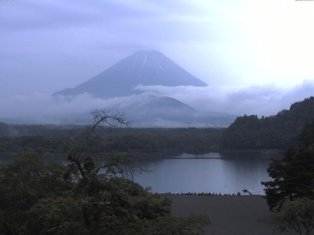 精進湖からの富士山